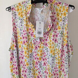 Crown & Ivy sleeveless scalloped neck floral top NWT